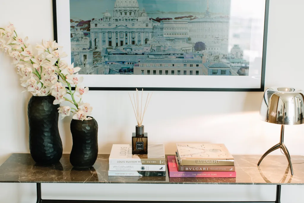 Bulgari Residence 1 — Console detail